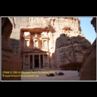 17948 12 050 Al Khazneh Petra Jordanien 2011.jpg
